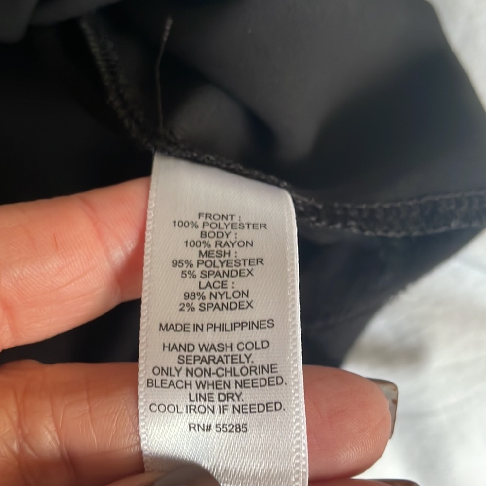 Express Sleeveless Top - Picture 5 of 6